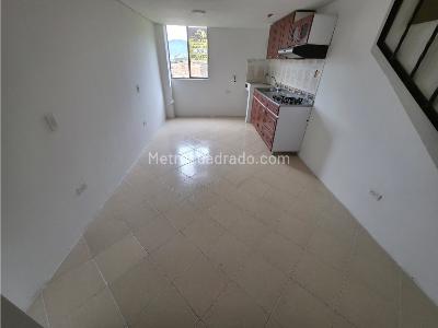 Apartamento de 2 alcobas en arriendo en Cataluña, Medellín, 68 m² · foto 3 de 16