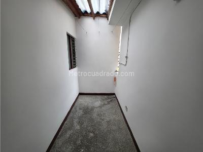 Apartamento de 3 alcobas en arriendo en Versalles, Medellín, 64 m² · foto 16 de 17