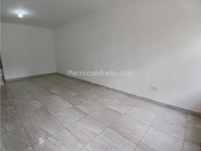 Casa de 4 alcobas en arriendo en Belén, Medellín, 190 m² · foto 2 de 16