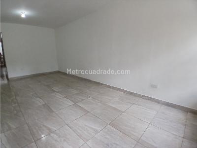 Casa de 4 alcobas en arriendo en Belén, Medellín, 190 m² · foto 3 de 16