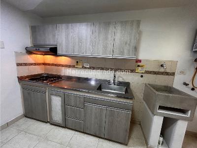 Casa de 4 alcobas en arriendo en Robledo Pilarica, Medellín, 110 m² · foto 2 de 20