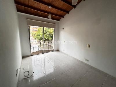 Casa de 4 alcobas en arriendo en Robledo Pilarica, Medellín, 110 m² · foto 3 de 20