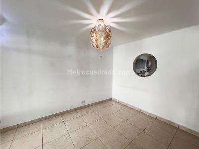 Casa de 4 alcobas en arriendo en Robledo Pilarica, Medellín, 110 m² · foto 4 de 20