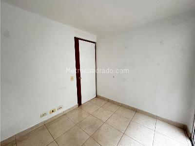 Casa de 4 alcobas en arriendo en Robledo Pilarica, Medellín, 110 m² · foto 14 de 20