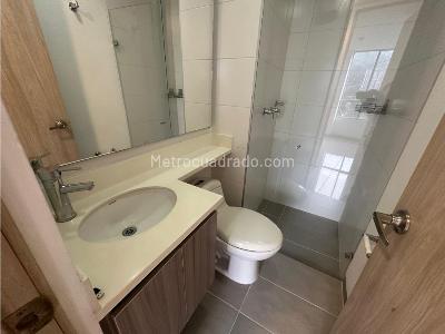 Apartamento de 3 alcobas en arriendo en Norte America, Bello, 74 m² · foto 12 de 14