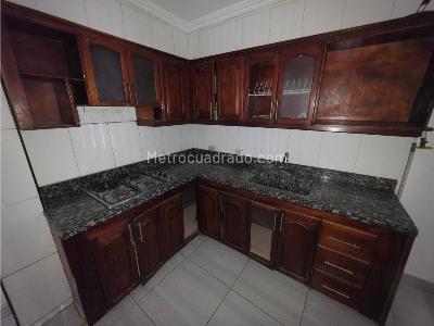 Apartamento de 2 alcobas en arriendo en Buenos Aires, Medellín, 70 m² · foto 2 de 15
