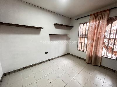 Casa de 3 alcobas en arriendo en Castilla, Medellín, 60 m² · foto 4 de 12