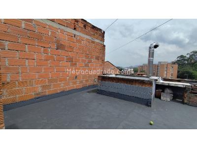 Casa de 3 alcobas en arriendo en San Jose, Envigado, 90 m² · foto 14 de 16