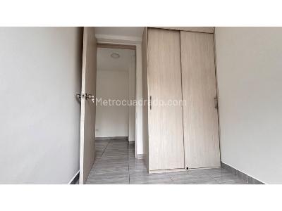 Apartamento de 3 alcobas en arriendo en Loma De San Jose, Sabaneta, 60 m² · foto 9 de 15