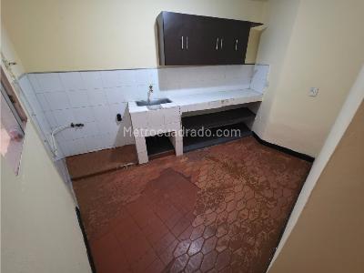 Casa de 3 alcobas en arriendo en Manrique Oriental, Medellín, 86 m² · foto 2 de 19