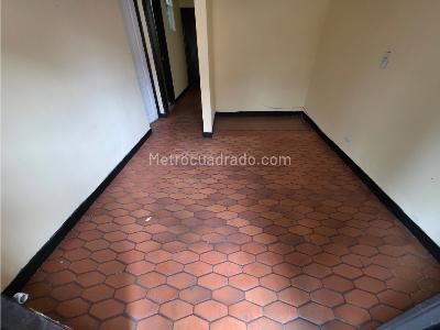 Casa de 3 alcobas en arriendo en Manrique Oriental, Medellín, 86 m² · foto 3 de 19