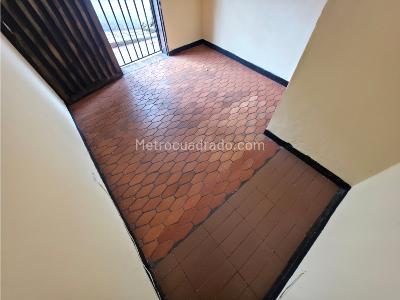 Casa de 3 alcobas en arriendo en Manrique Oriental, Medellín, 86 m² · foto 4 de 19