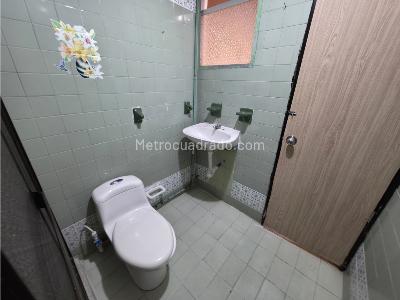 Casa de 3 alcobas en arriendo en Manrique Oriental, Medellín, 86 m² · foto 16 de 19