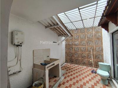 Casa de 3 alcobas en arriendo en Cabañas, Bello, 68 m² · foto 3 de 11