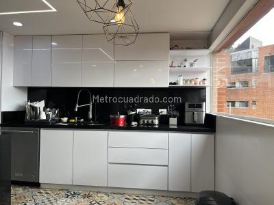 Apartamento de 4 alcobas en venta en Los Rosales, Bogotá, 265 m² · foto 8 de 20