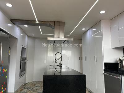 Apartamento de 4 alcobas en venta en Los Rosales, Bogotá, 265 m² · foto 9 de 20