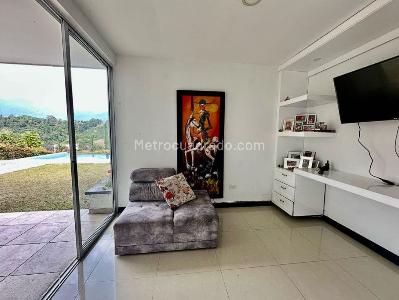 Casa de 4 alcobas en venta en Caimo, Armenia, 714 m² · foto 6 de 9