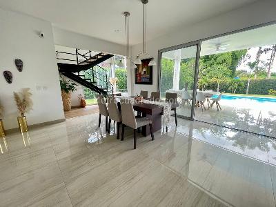 Casa de 3 alcobas en venta en Caimo, Armenia, 1035 m² · foto 2 de 20