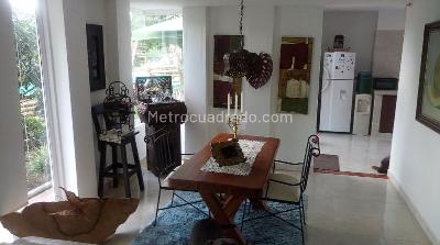 Casa de 4 alcobas en venta en El Caimo, Armenia, 1350 m² · foto 2 de 19