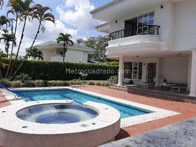 Casa de 5 alcobas en venta en El Caimo, Armenia, 900 m² · foto 2 de 18