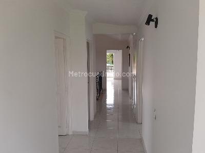 Casa de 5 alcobas en venta en El Caimo, Armenia, 900 m² · foto 8 de 18
