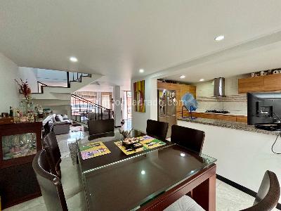 Casa de 4 alcobas en venta en La Pradilla, Chía, 230 m² · foto 2 de 16