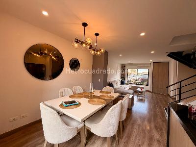 Casa de 3 alcobas en venta en Asturias, Chía, 117 m² · foto 2 de 15