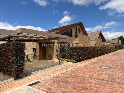 Casa de 3 alcobas en venta en Cajicá, 268 m² · foto 15 de 16