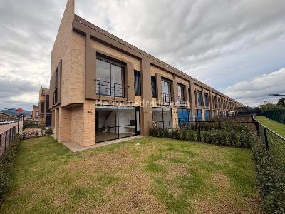 Casa en arriendo en La Floresta, Chía · foto 2 de 18