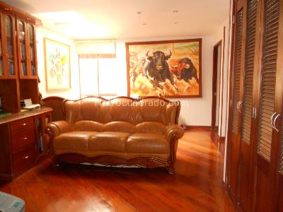 Casa de 5 alcobas en venta en Gratamira, Bogotá, 327 m² · foto 16 de 20