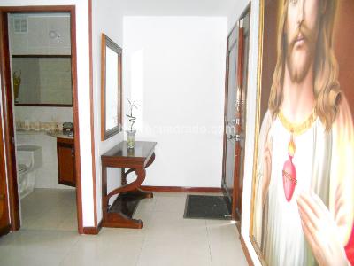 Casa de 5 alcobas en venta en Gratamira, Bogotá, 327 m² · foto 2 de 20