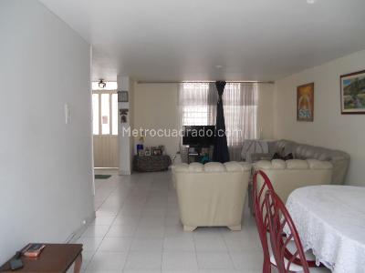 Casa de 5 alcobas en venta en Benjamin Herrera, Bogotá, 189 m² · foto 3 de 20