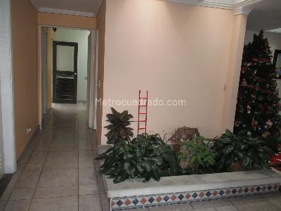 Casa de 4 alcobas en venta en Las Villas, Bogotá, 240 m² · foto 2 de 20