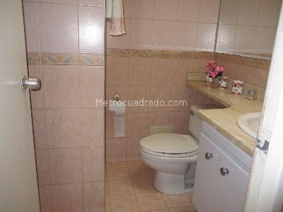 Casa de 4 alcobas en venta en Las Villas, Bogotá, 240 m² · foto 9 de 20