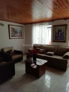 Casa de 4 alcobas en venta en La Española, Bogotá, 156 m² · foto 2 de 20