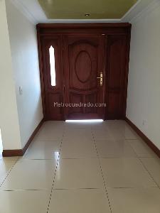 Casa de 5 alcobas en venta en Alhambra, Bogotá, 300 m² · foto 13 de 20