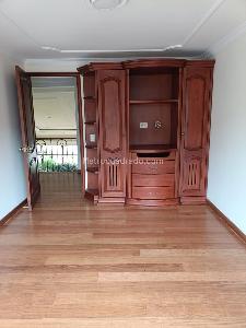 Casa de 5 alcobas en venta en Alhambra, Bogotá, 300 m² · foto 6 de 20