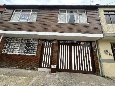 Casa de 5 alcobas en venta en San Fernando, Bogotá, 245 m² · foto 2 de 20