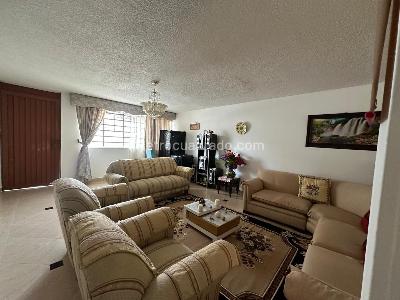 Casa de 5 alcobas en venta en San Fernando, Bogotá, 245 m² · foto 3 de 20