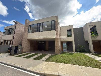 Casa de 3 alcobas en venta en Sajonia, Rionegro, 278 m² · foto 7 de 19