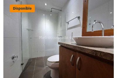 Casa de 5 alcobas en venta en El Poblado Oviedo, Medellín, 500 m² · foto 3 de 5