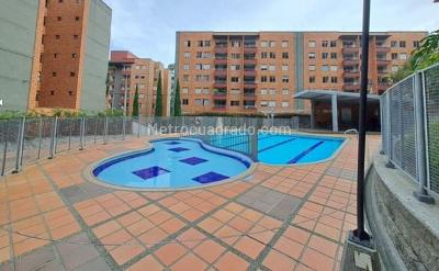 Apartamento de 3 alcobas en venta en El Barro, Envigado, 127 m² · foto 2 de 13