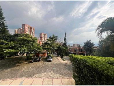 Casa de 4 alcobas en venta en El Poblado El Tesoro, Medellín, 600 m² · foto 12 de 13