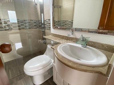 Apartamento en venta en El Poblado El Tesoro, Medellín · foto 14 de 18