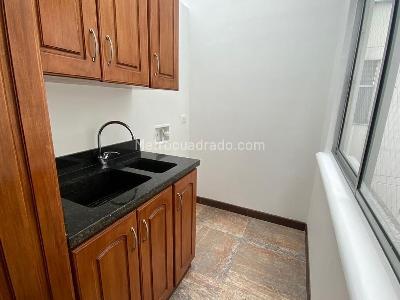 Apartamento en venta en El Poblado El Tesoro, Medellín · foto 7 de 18