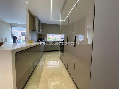 Apartamento de 3 alcobas en venta en Normandia, Cali, 277 m² · foto 15 de 20