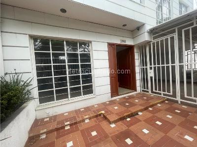 Casa de 5 alcobas en venta en Camino Real, Cali, 378 m² · foto 2 de 20
