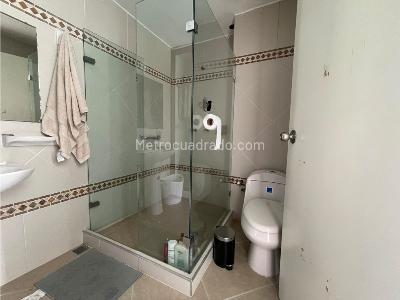 Apartamento de 2 alcobas en venta en Versalles, Cali, 163 m² · foto 2 de 18