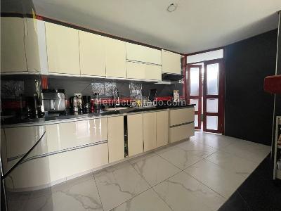 Apartamento de 2 alcobas en venta en Versalles, Cali, 163 m² · foto 11 de 18