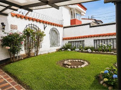 Casa de 4 alcobas en venta en Las Villas, Bogotá, 261 m² · foto 2 de 20